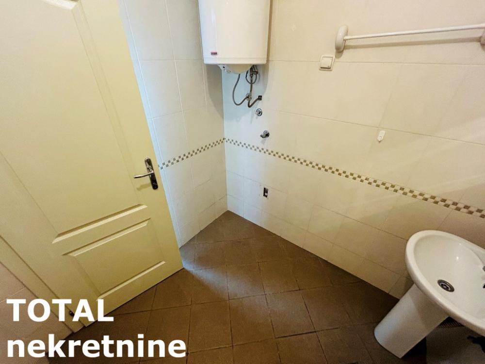 Slika 7 - Stan,NOVI SAD,BULEVAR,kv: 46.00, € 147290, ID: 1099394