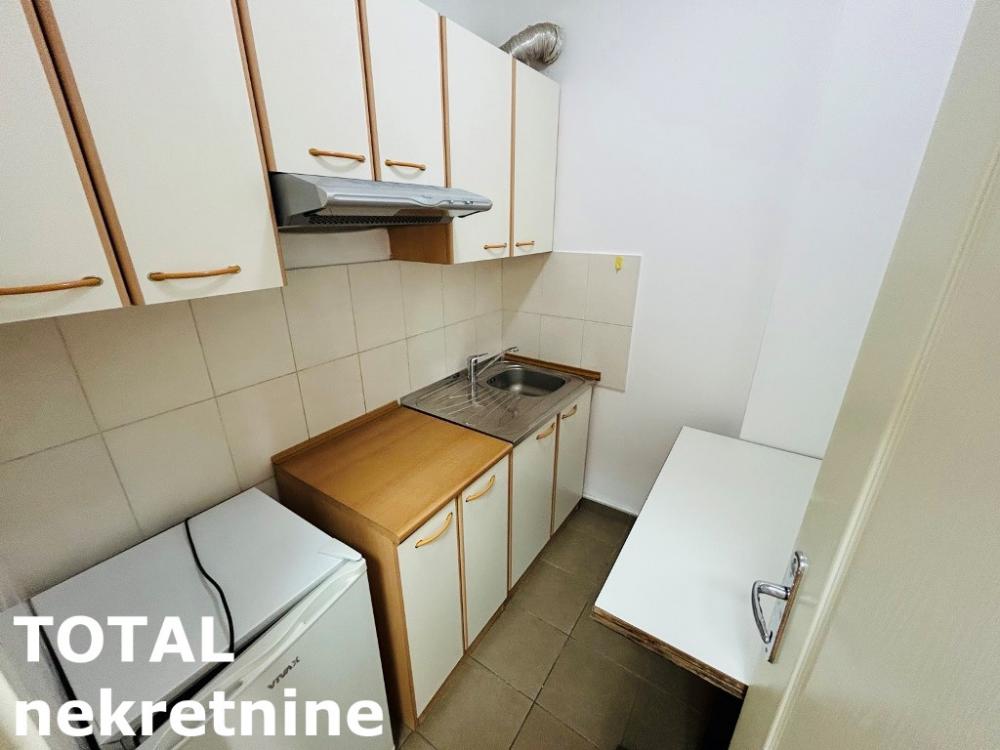 Slika 4 - Stan,NOVI SAD,BULEVAR,kv: 46.00, € 147290, ID: 1099394