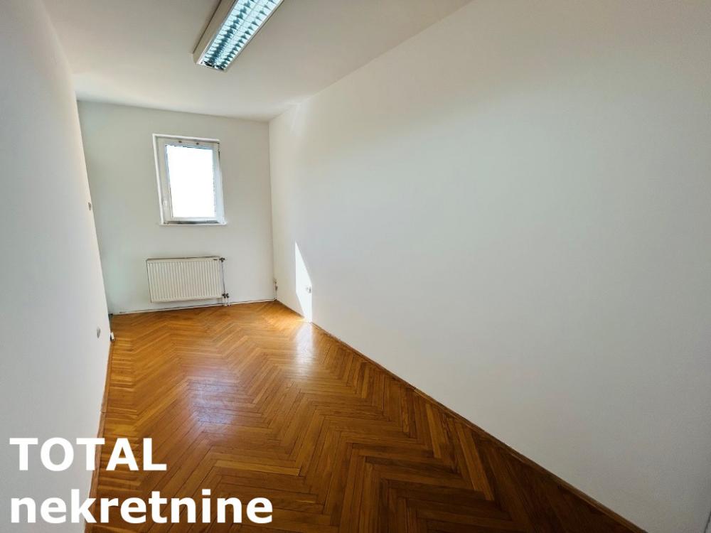 Slika 2 - Stan,NOVI SAD,BULEVAR,kv: 46.00, € 147290, ID: 1099394