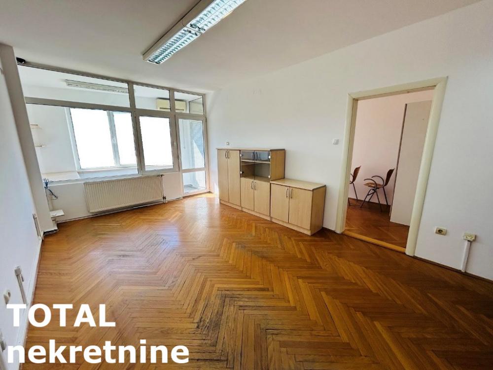 Slika 1 - Stan,NOVI SAD,BULEVAR,kv: 46.00, € 147290, ID: 1099394