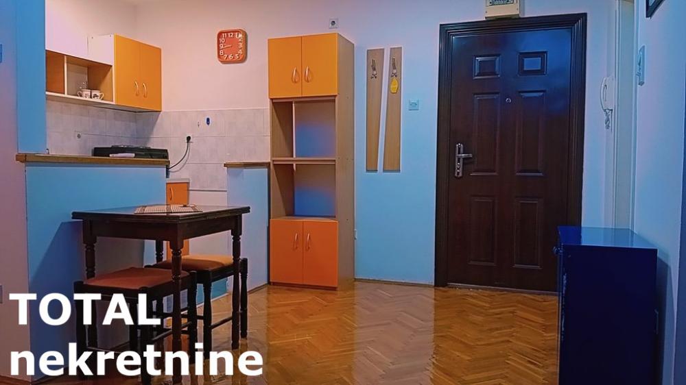 Slika 3 - Stan,NOVI SAD,CENTAR,kv: 24.00, € 86520, ID: 1098818