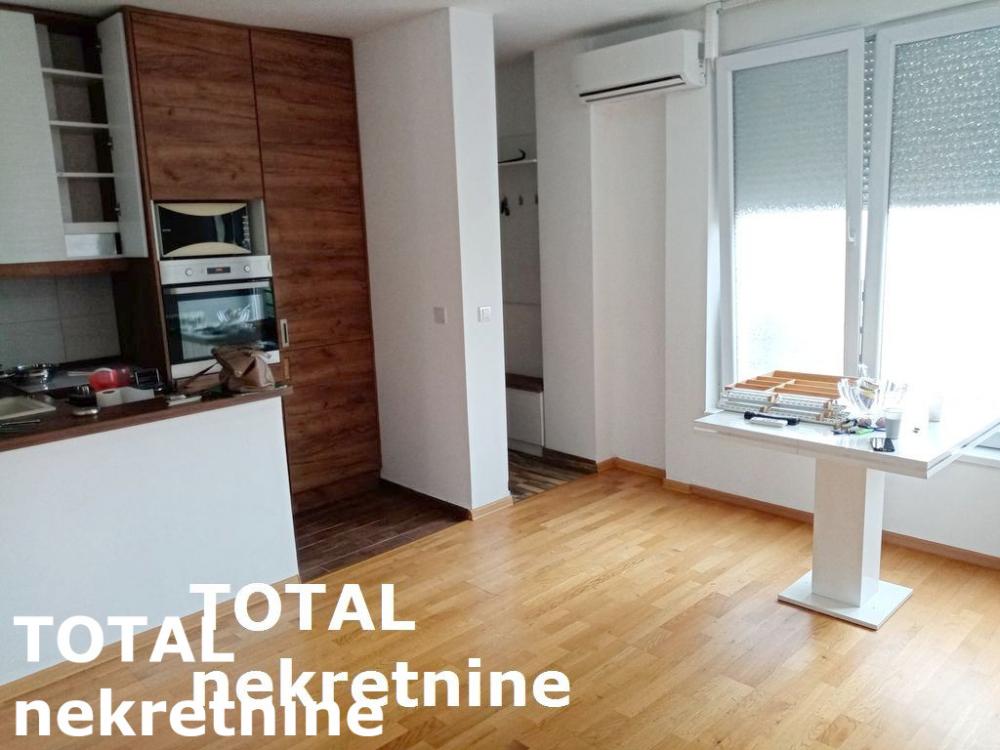 Slika 3 - Stan,NOVI SAD,CENTAR,kv: 48.00, € 185400, ID: 1095904