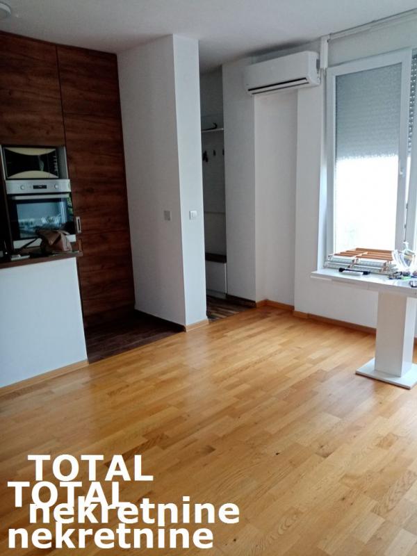 Slika 1 - Stan,NOVI SAD,CENTAR,kv: 48.00, € 185400, ID: 1095904