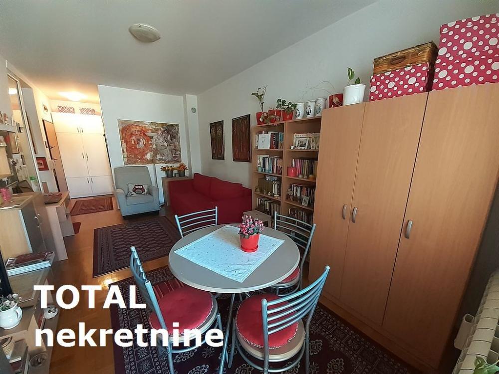 Slika 2 - Stan,NOVI SAD,CENTAR,kv: 30.00, € 103000, ID: 1092469