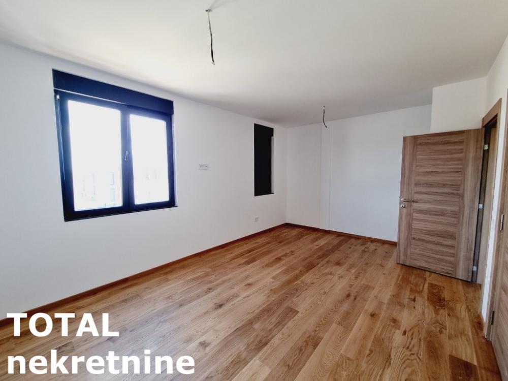 Slika 6 - Stan,PETROVARADIN,ALIBEGOVAC,kv: 92.00, € 165830, ID: 1098415