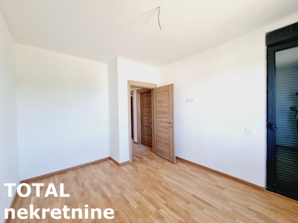 Slika 3 - Stan,PETROVARADIN,ALIBEGOVAC,kv: 92.00, € 165830, ID: 1098415