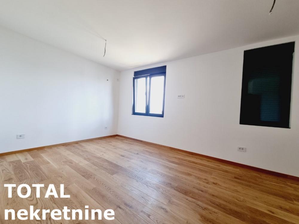 Slika 5 - Stan,PETROVARADIN,ALIBEGOVAC,kv: 92.00, € 165830, ID: 1098415