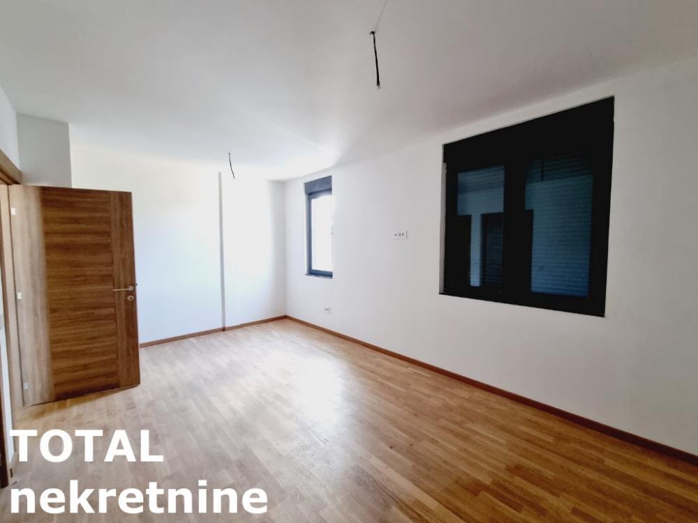 Slika 4 - Stan,PETROVARADIN,ALIBEGOVAC,kv: 92.00, € 165830, ID: 1098415