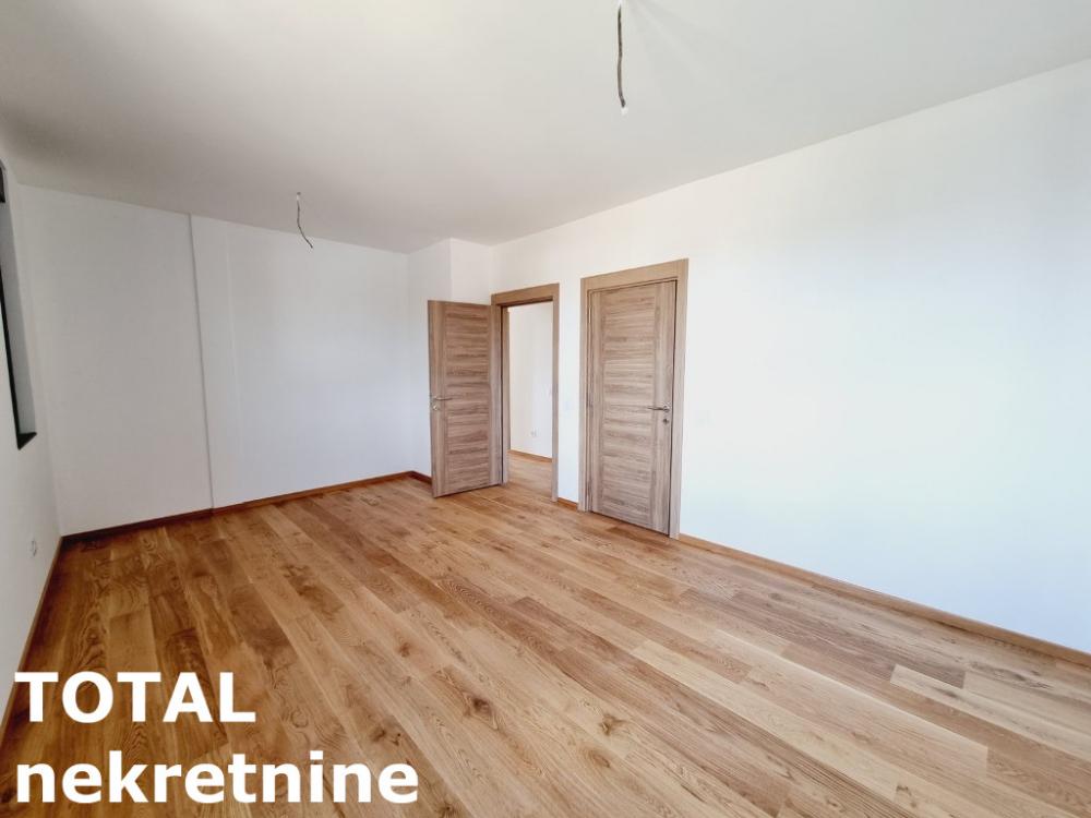 Slika 7 - Stan,PETROVARADIN,ALIBEGOVAC,kv: 92.00, € 165830, ID: 1098415