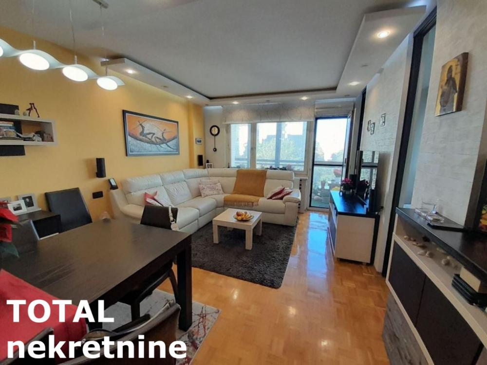 Slika 7 - Stan,NOVI SAD,BULEVAR,kv: 74.00, € 206000, ID: 1097343