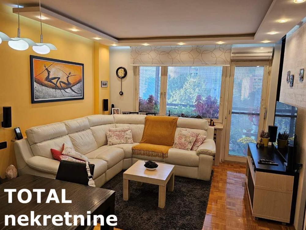 Slika 6 - Stan,NOVI SAD,BULEVAR,kv: 74.00, € 206000, ID: 1097343