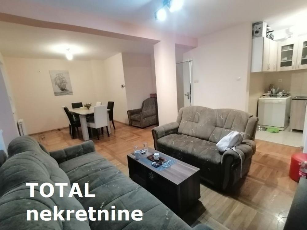Slika 3 - Stan,PETROVARADIN,CENTAR,kv: 68.00, € 133900, ID: 1092872
