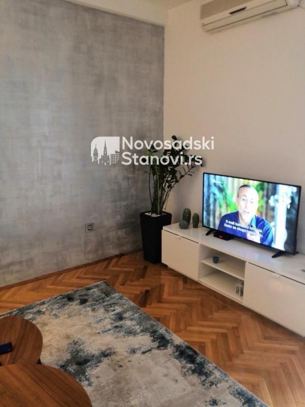 Slika 9 - Konforan dvosoban stan 64m Centar