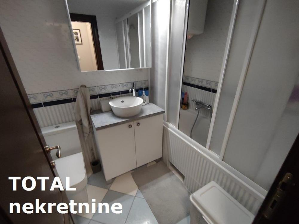 Slika 8 - Stan,NOVI SAD,CENTAR,kv: 49.00, € 155000, ID: 1094678