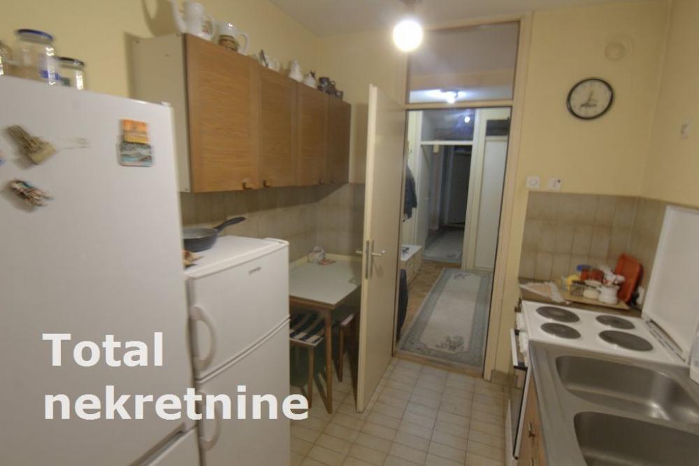 Slika 10 - Stan,NOVI SAD,BULEVAR,kv: 91.00, € 247200, ID: 1093112