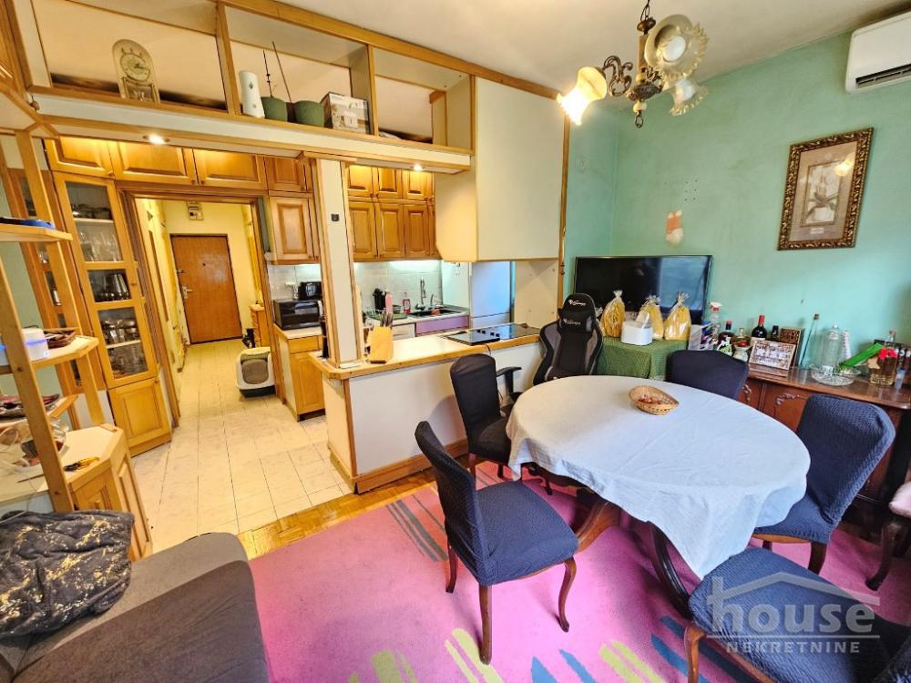 Slika 3 - Stan,NOVI SAD,BULEVAR,kv: 65.00, € 195000, ID: 1063714