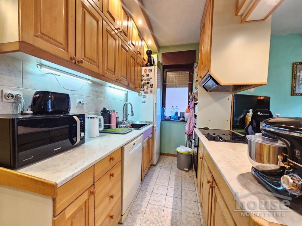 Slika 4 - Stan,NOVI SAD,BULEVAR,kv: 65.00, € 195000, ID: 1063714