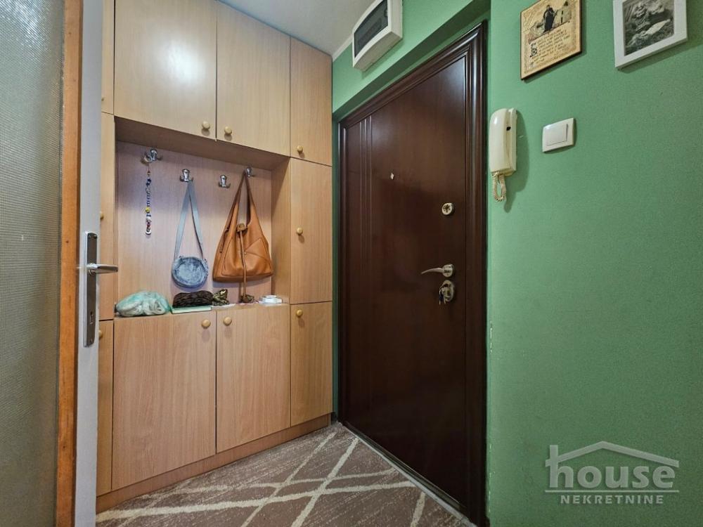 Slika 9 - Stan,NOVI SAD,BULEVAR,kv: 41.00, € 115000, ID: 1063821