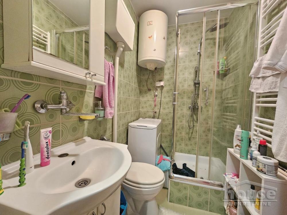 Slika 10 - Stan,NOVI SAD,BULEVAR,kv: 41.00, € 115000, ID: 1063821