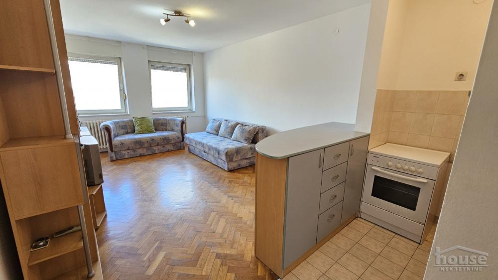 Slika 2 - Stan,NOVI SAD,CENTAR,kv: 29.00, € 105000, ID: 1064100