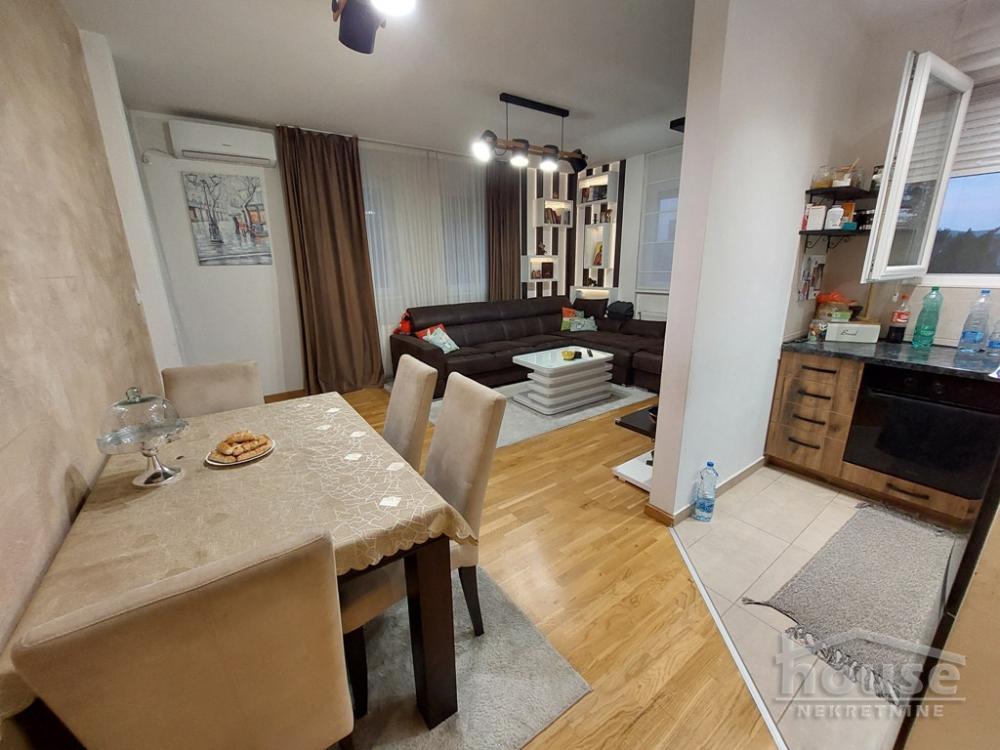 Slika 10 - Stan,NOVI SAD,TELEP,kv: 56.00, € 167380, ID: 1064118