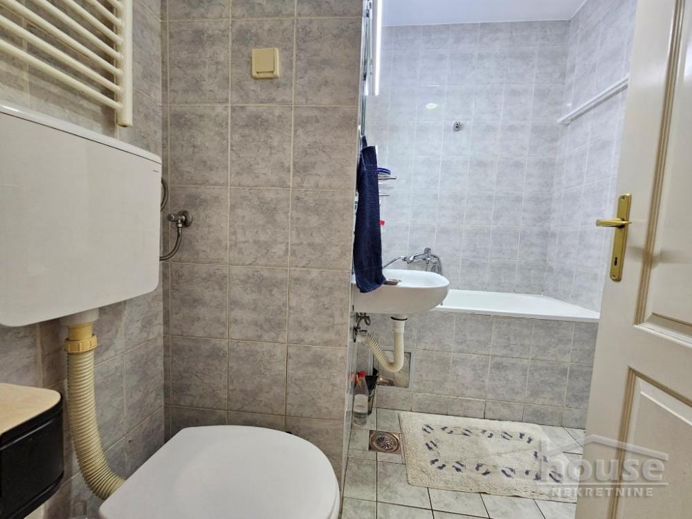 Slika 8 - Stan,NOVI SAD,BULEVAR,kv: 40.00, € 113300, ID: 1064120