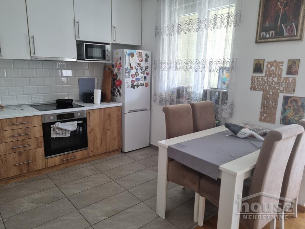 Slika 8 - Stan,NOVI SAD,ADICE,kv: 79.00, € 135000, ID: 1062388
