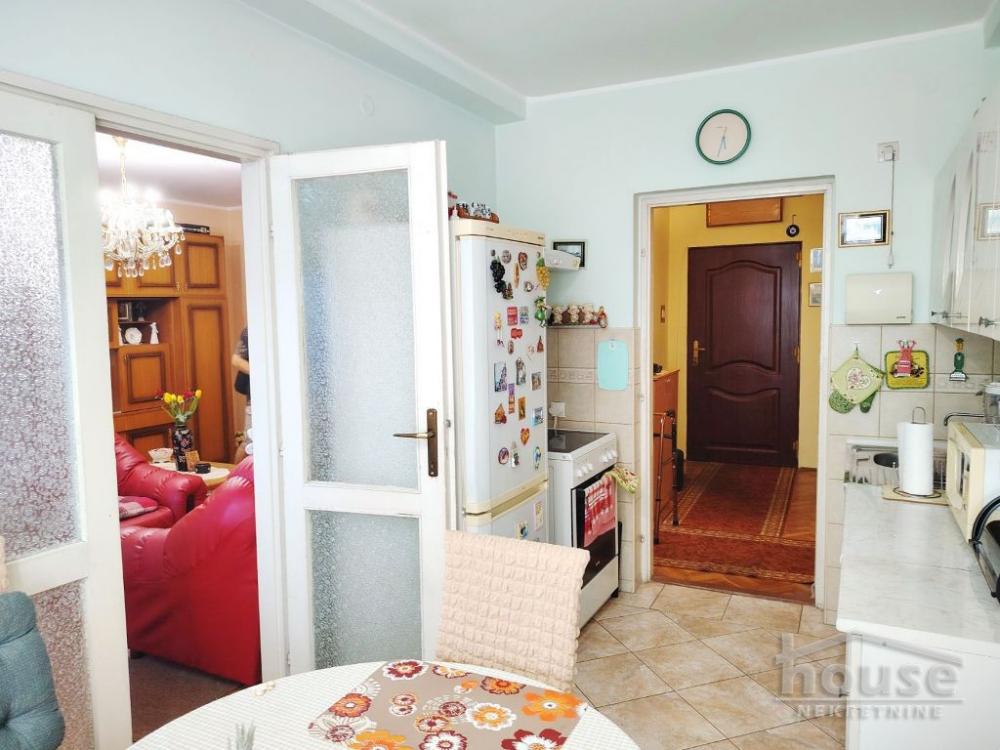 Slika 4 - Stan,NOVI SAD,CENTAR,kv: 71.00, € 172660, ID: 1064063