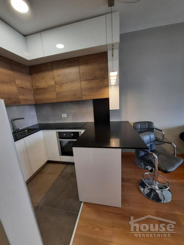 Slika 8 - Stan,NOVI SAD,CENTAR,kv: 49.00, € 250000, ID: 1063737