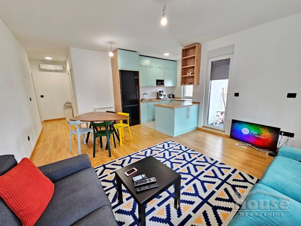 Slika 3 - Stan,NOVI SAD,BULEVAR EVROPE,kv: 85.00, € 221000, ID: 1063245