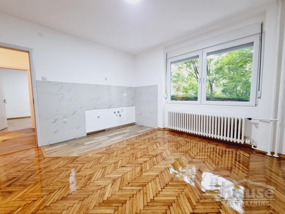 Slika 4 - Stan,NOVI SAD,GRBAVICA,kv: 52.00, € 140000, ID: 1063780