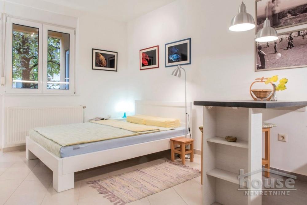 Slika 2 - Stan,NOVI SAD,CENTAR,kv: 24.00, € 85000, ID: 1062029