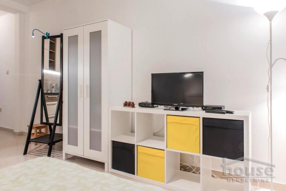 Slika 5 - Stan,NOVI SAD,CENTAR,kv: 24.00, € 85000, ID: 1062029