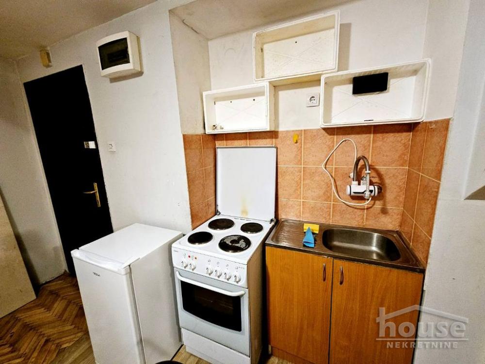 Slika 4 - Stan,NOVI SAD,GRBAVICA,kv: 28.00, € 68000, ID: 1064072