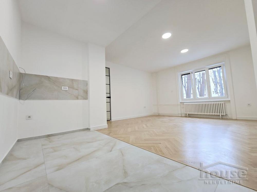 Glavna slika -Stan,NOVI SAD,CENTAR,kv: 112.00, € 392000, ID: 1063503