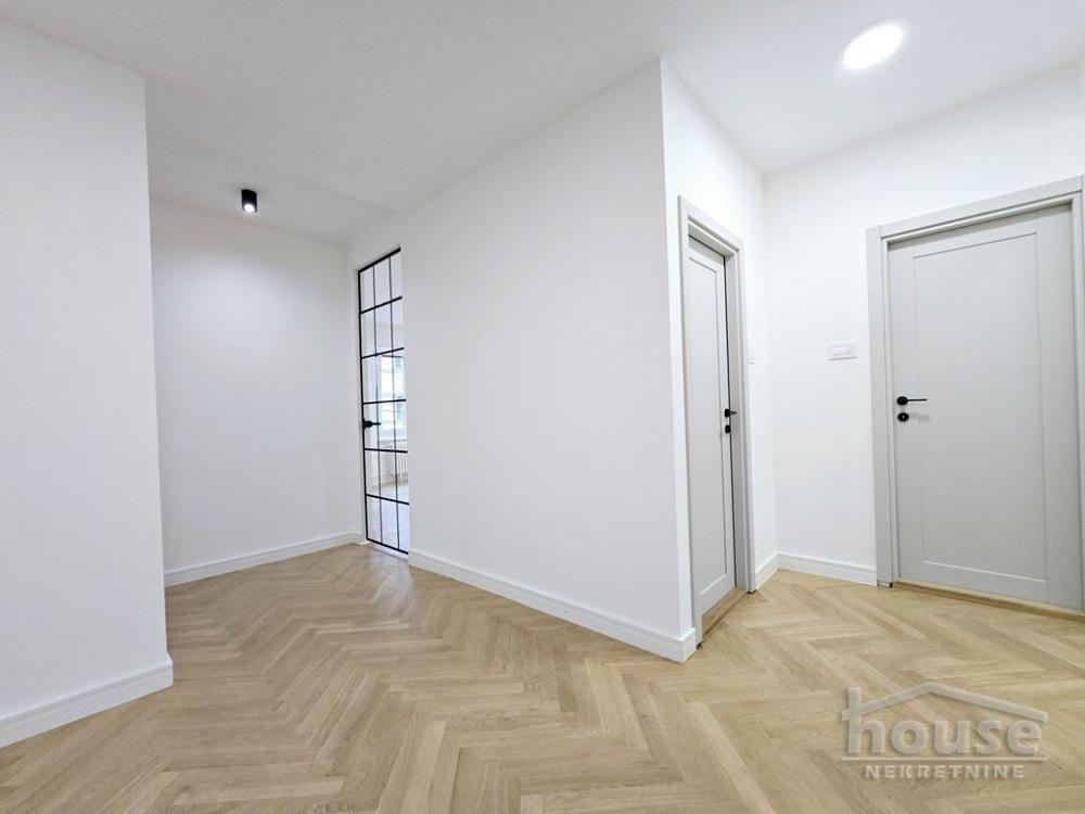 Slika 6 - Stan,NOVI SAD,CENTAR,kv: 112.00, € 392000, ID: 1063503