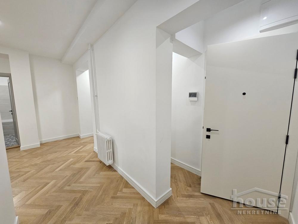 Slika 11 - Stan,NOVI SAD,CENTAR,kv: 85.00, € 297500, ID: 1063504