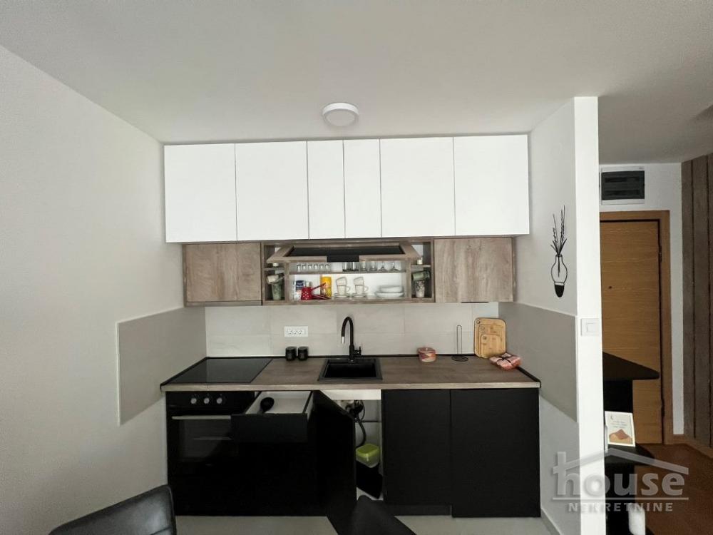 Slika 8 - Stan,NOVI SAD,CENTAR,kv: 48.00, € 185400, ID: 1062401