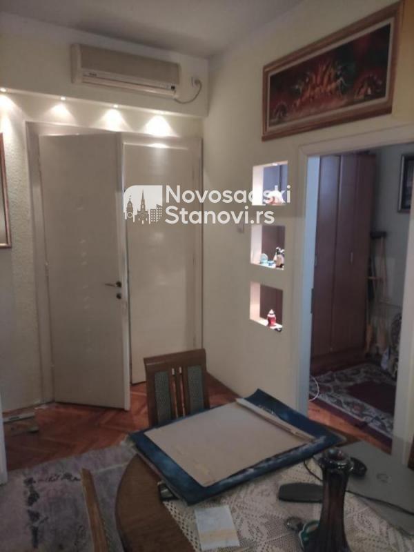 Slika 3 - Dvoiposoban Salonski stan 80m Centar