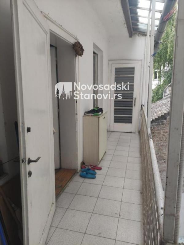 Slika 11 - Dvoiposoban Salonski stan 80m Centar