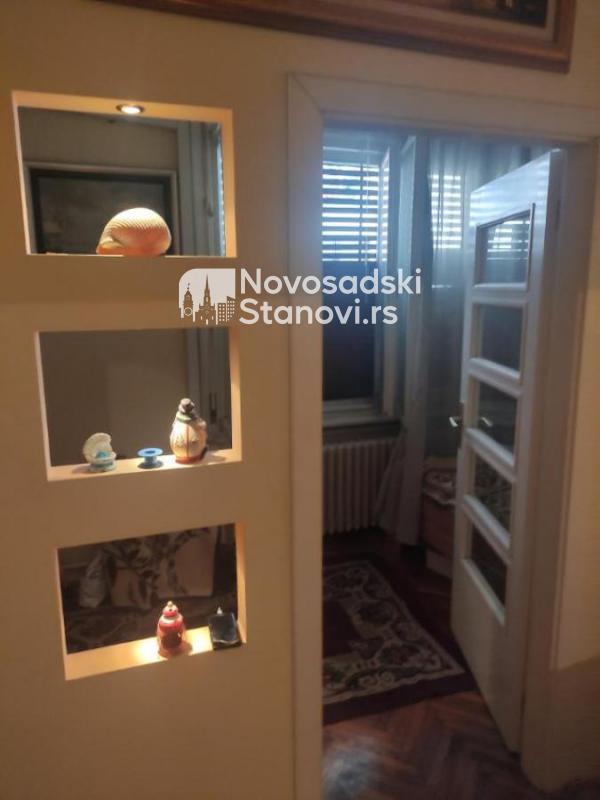 Slika 7 - Dvoiposoban Salonski stan 80m Centar