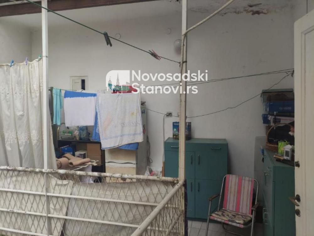 Slika 10 - Dvoiposoban Salonski stan 80m Centar