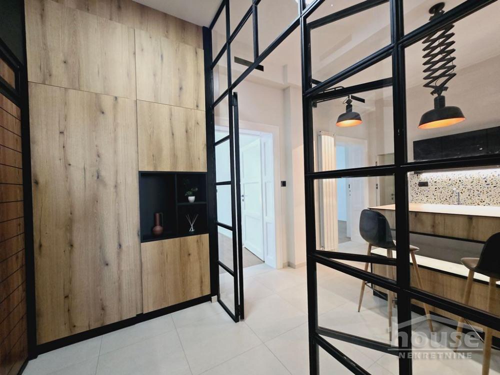 Slika 4 - Stan,NOVI SAD,CENTAR,kv: 100.00, € 345000, ID: 1062232