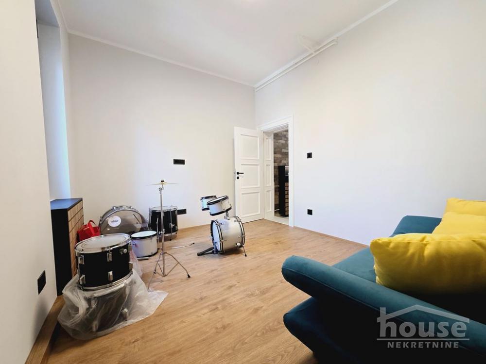 Slika 11 - Stan,NOVI SAD,CENTAR,kv: 100.00, € 345000, ID: 1062232