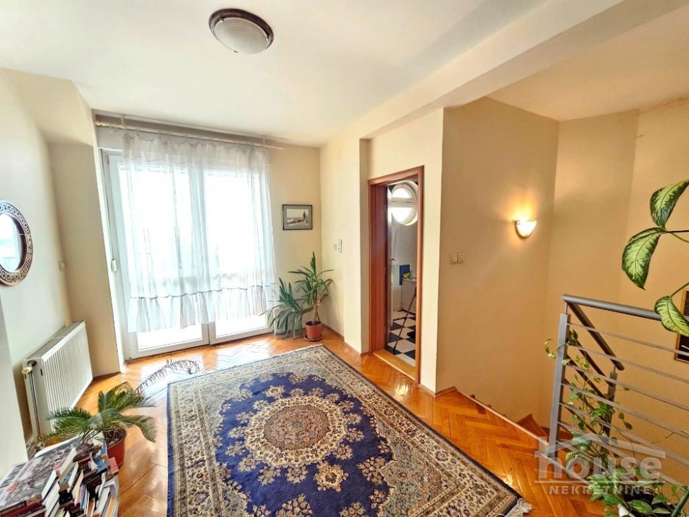 Slika 11 - Stan,NOVI SAD,CENTAR,kv: 148.00, € 244200, ID: 1063242