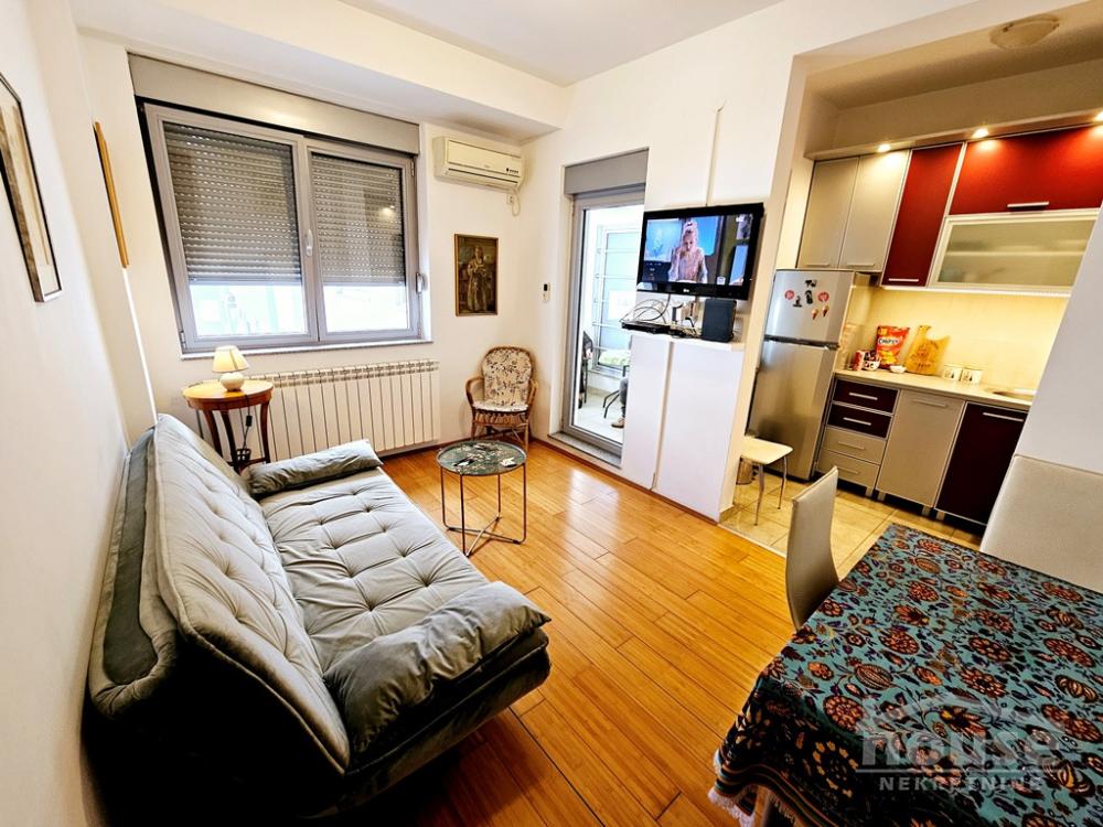 Slika 2 - Stan,NOVI SAD,CENTAR,kv: 31.00, € 108500, ID: 1063861