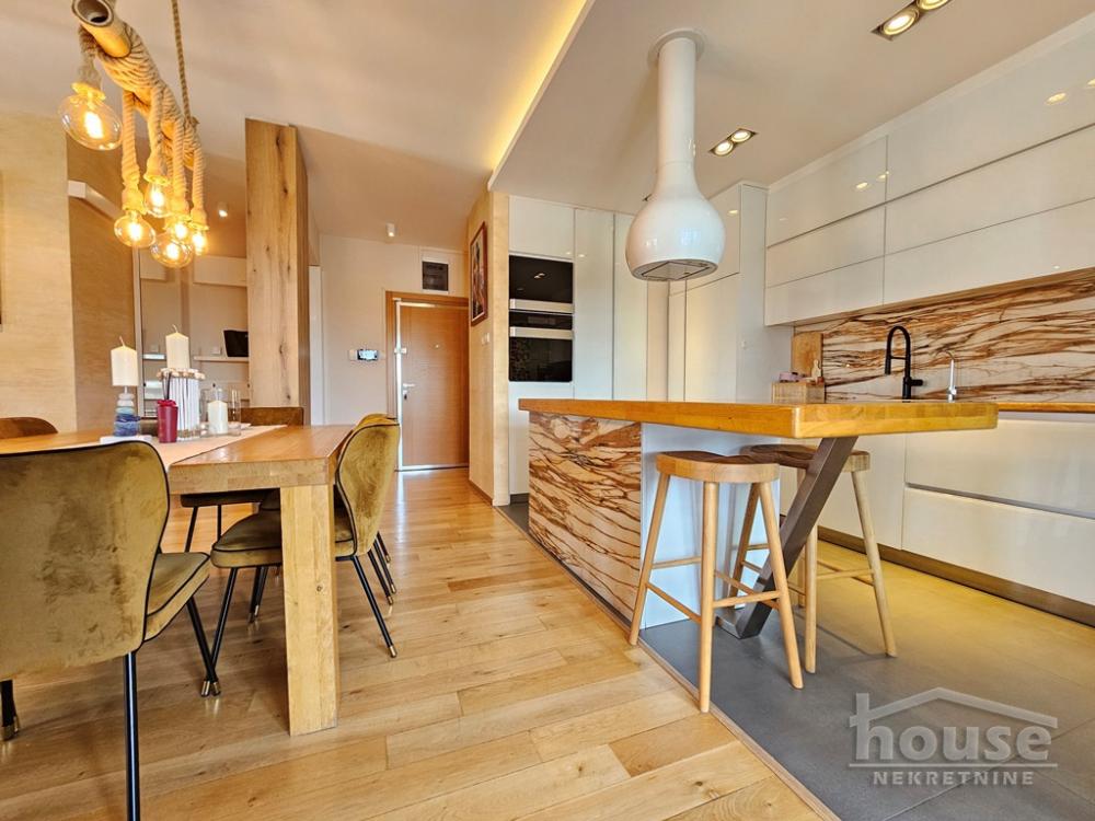 Slika 11 - Stan,NOVI SAD,CENTAR,kv: 132.00, € 500000, ID: 1063889