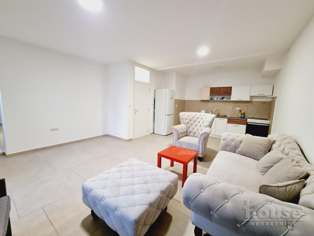 Slika 4 - Stan,NOVI SAD,SAJAM,kv: 70.00, € 107120, ID: 1063134