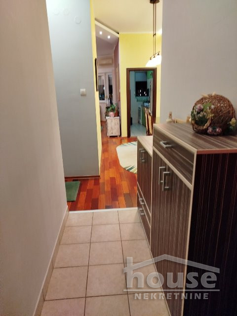 Slika 11 - Stan,NOVI SAD,BULEVAR EVROPE,kv: 66.00, € 165000, ID: 1061830