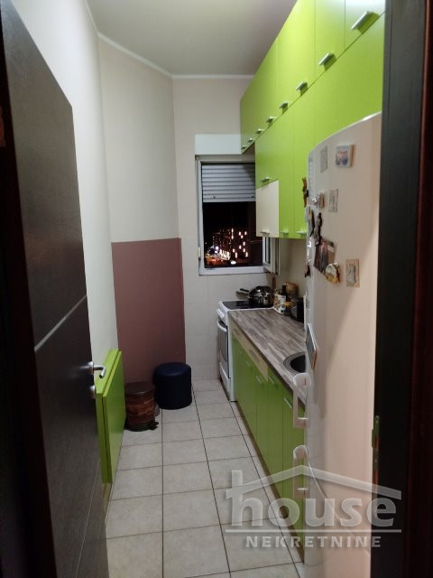 Slika 3 - Stan,NOVI SAD,BULEVAR EVROPE,kv: 66.00, € 165000, ID: 1061830